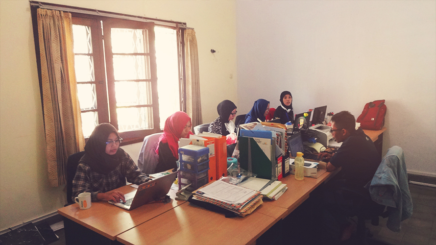 Ruang kerja divisi HRCS