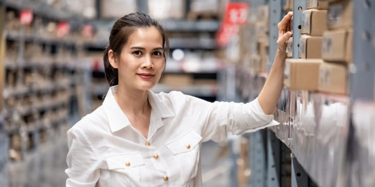 5 Tips Pengelolaan Manajemen Gudang untuk Inventaris Perusahaan